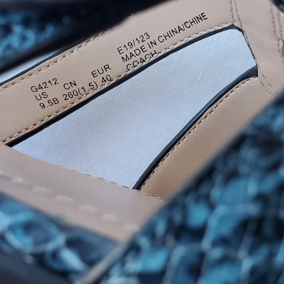 Coach Black and Blue Animal Print Kennedy Mineral Slide Sandals in a size 9.5M - Picture 5 of 7